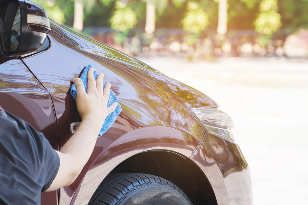 Cómo cuidar la pintura de tu coche: consejos para mantenerla brillante y duradera