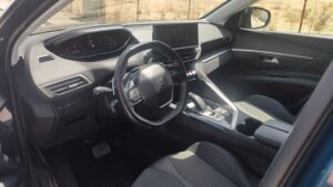 Peugeot 3008 año 2021 1.5 blueHDI allure (7)